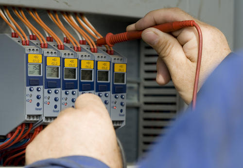 commercial electrician in Knoxville, TN
